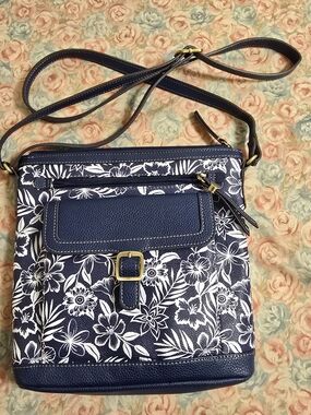 St. John's Bay Navy and White Floral Crossbody Bag